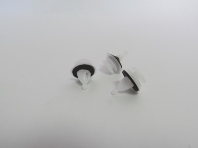 пистон обшивки двери - фото №1