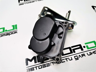 Мотор (актуатор) раздаточной коробки для MMC Pajero 3 / 4 1999-2020 - фото №1